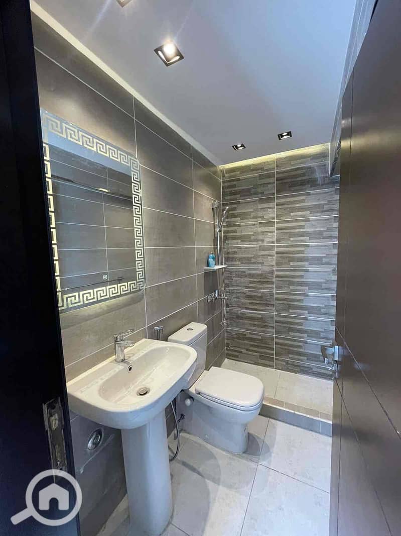 6 dd8f901b-865f-4ab2-b349-391e850eae84. jpg