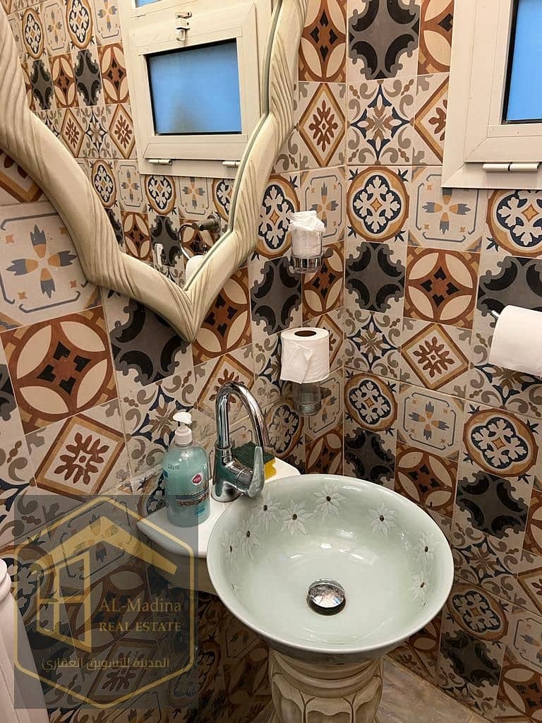 9 5350b042-3755-4d2e-b0c2-9b4d364b1018. jpg