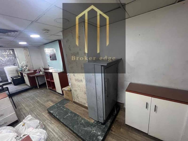 7 aaa5615e-b6cc-4825-9f92-ff853ef0b835. jpg