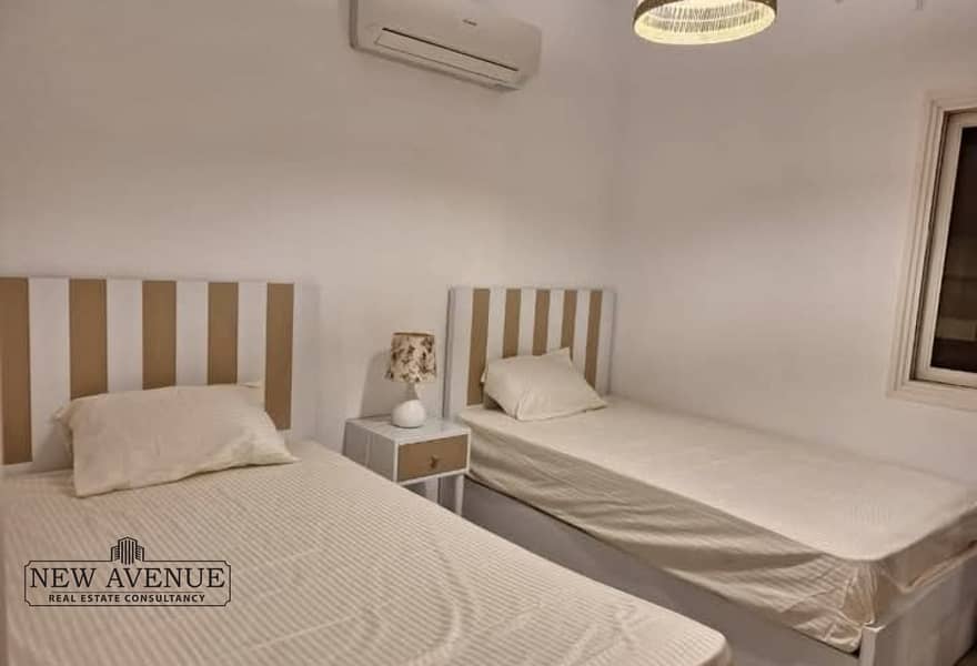 12 8e3e676a-fdde-4c58-a0d2-fee3d513326a. jpg