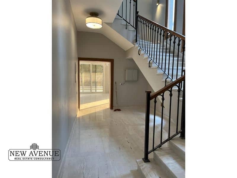 12 c40934ae-9e43-4038-a6a7-3821e87e6bff. png