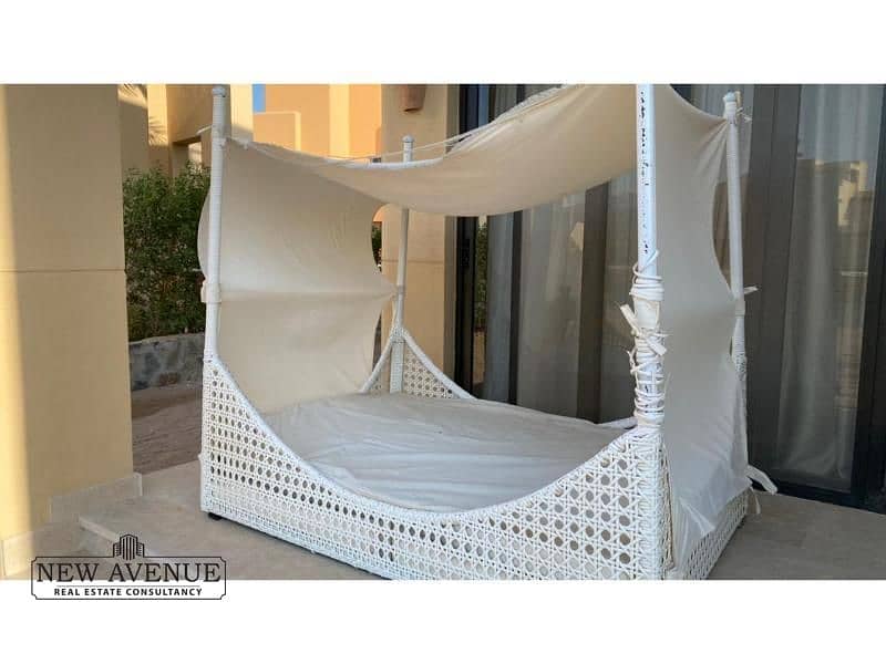 8 6c49fc3f-d30b-43f5-92ff-e83b643980f4. png