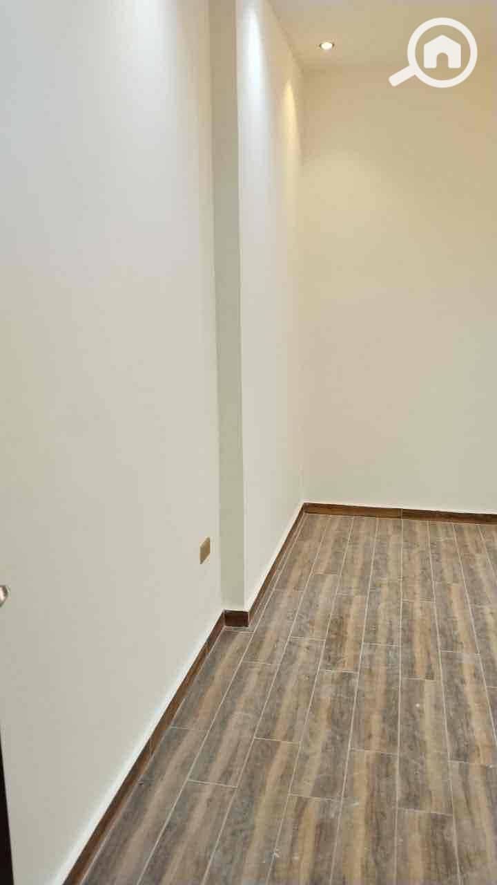 7 b294e03f-f8cd-454a-b799-ce6daf3d77da. jpg