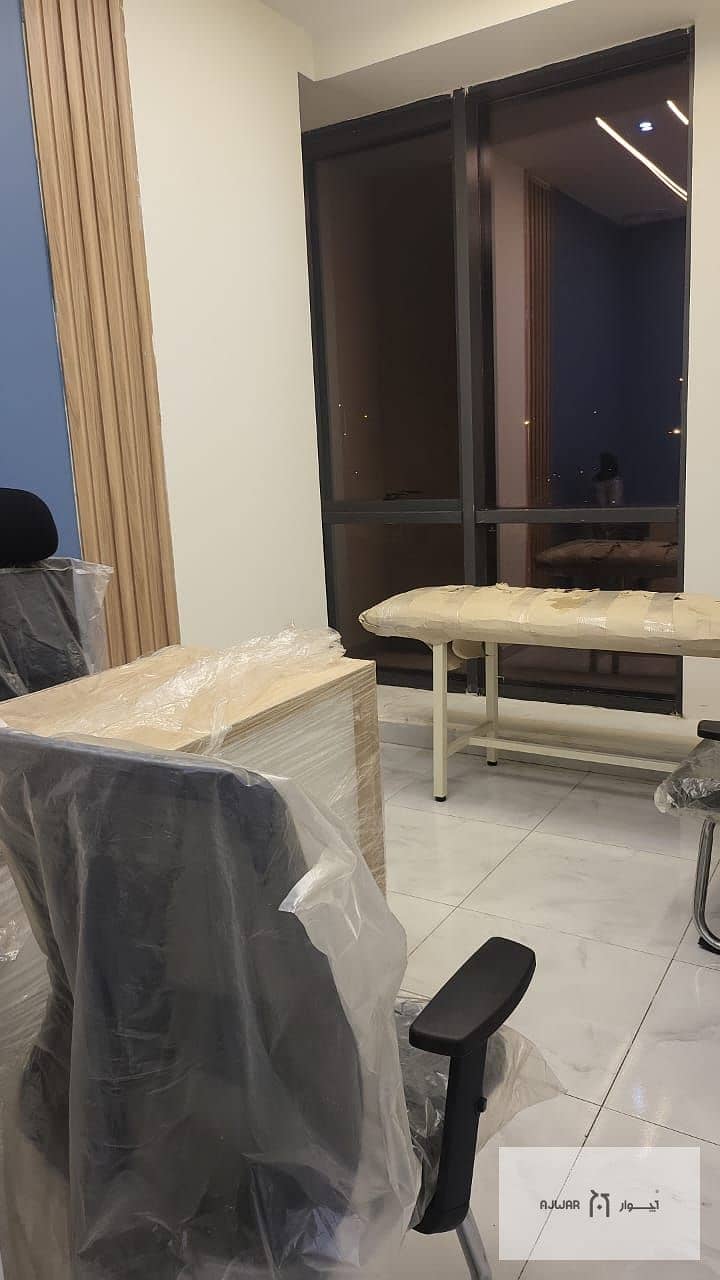 4 b7ed60d7-1fb3-411f-a767-95709f7ef0ec. jpg