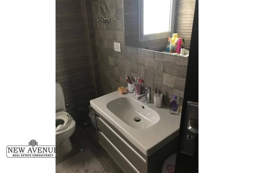 9 2d43e95a-bc72-42b8-a415-0b7c3f4aa90e. jpg