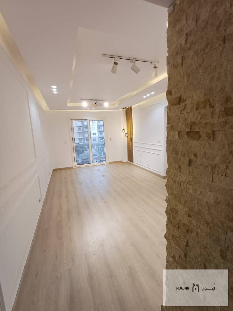 12 1e885adc-ac1a-4e6f-acbe-6d64558b5ea7. jpg