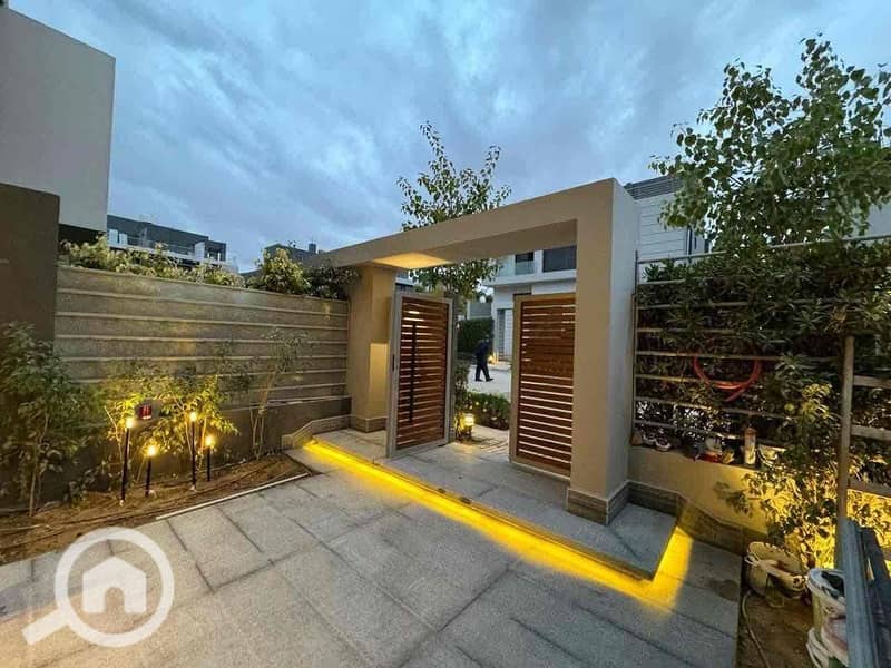 2 abdea537-f50f-4867-a8a7-cdf1c5d4eddb. jpg