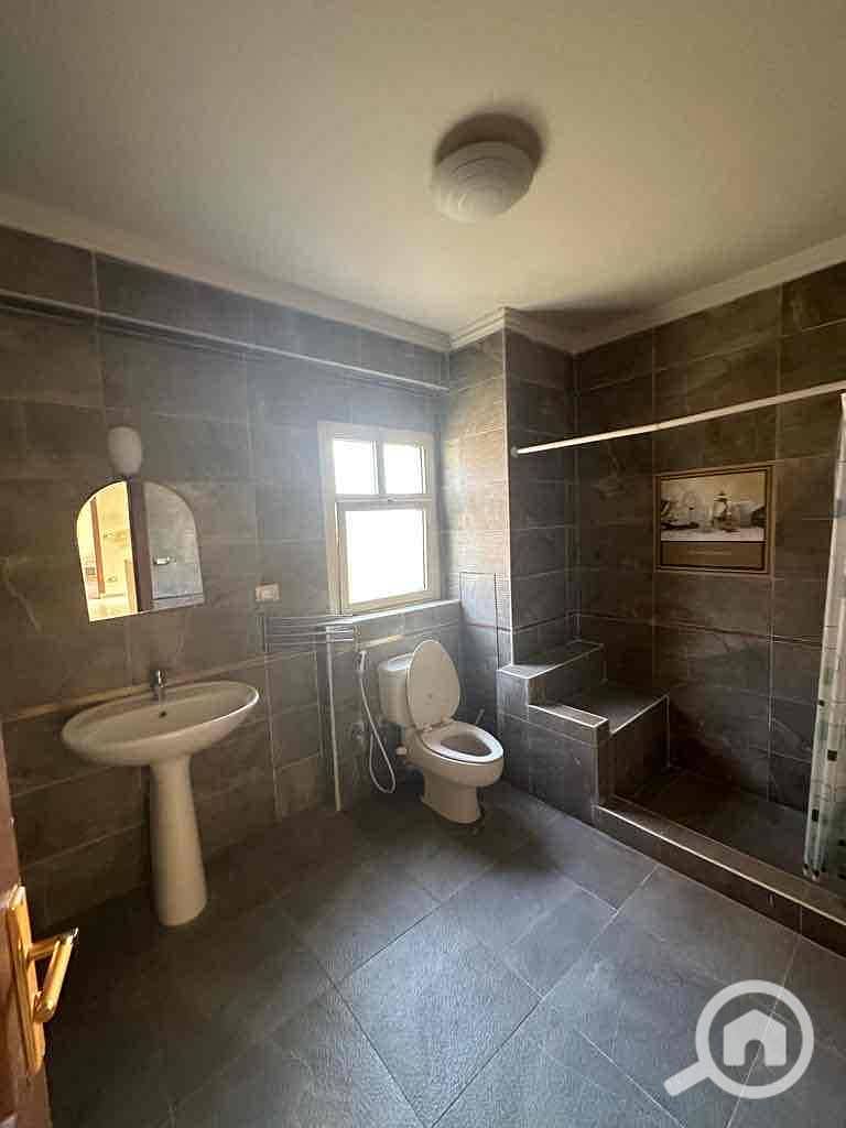 24 08272263-2969-4adb-a534-fea0a58dcb9d. jpg