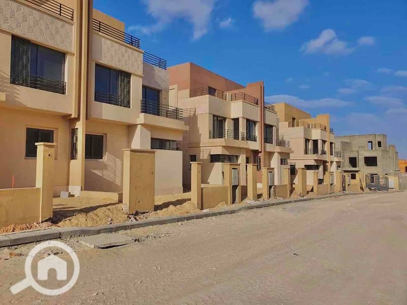 4 4570495f-bb8f-4a83-978a-5867dcb402a3. jpg