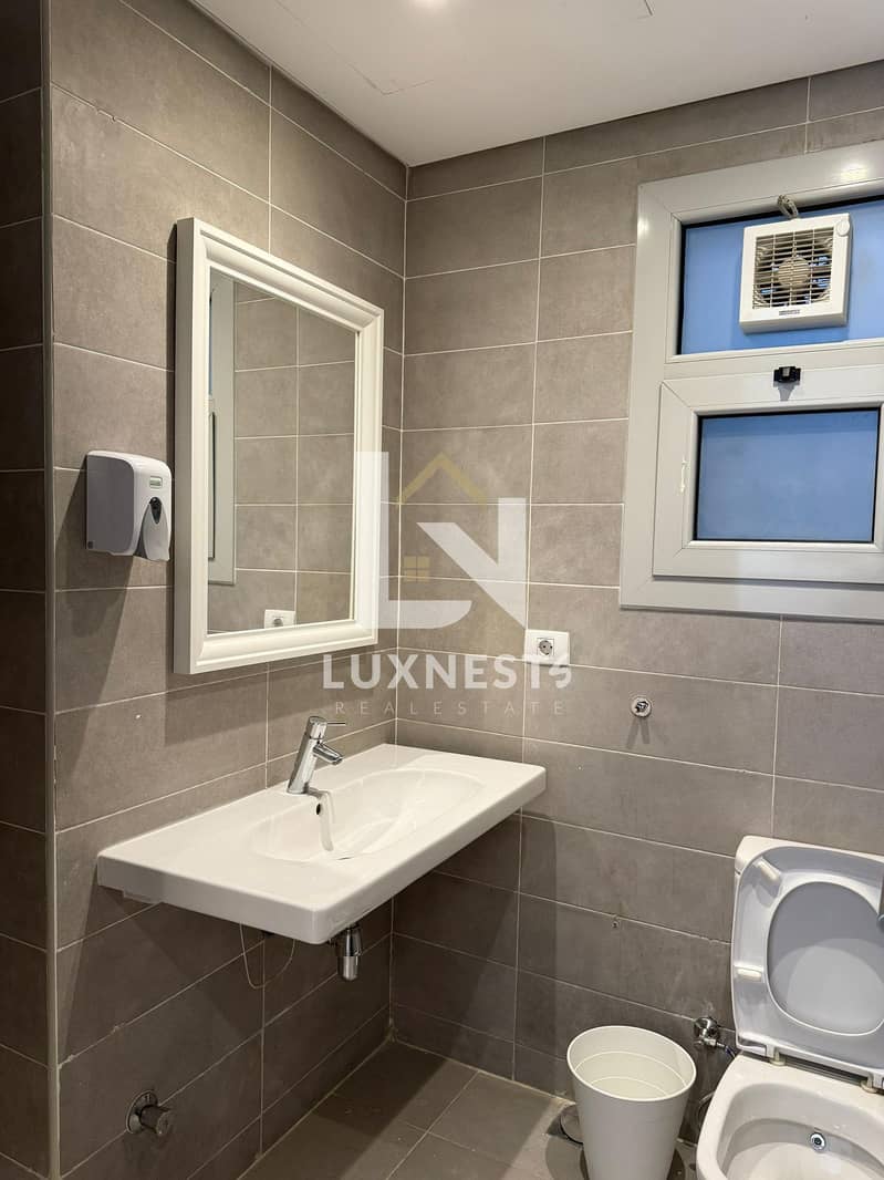 12 WhatsApp Image 2025-12-18 at 08.18. 41 (7). jpeg