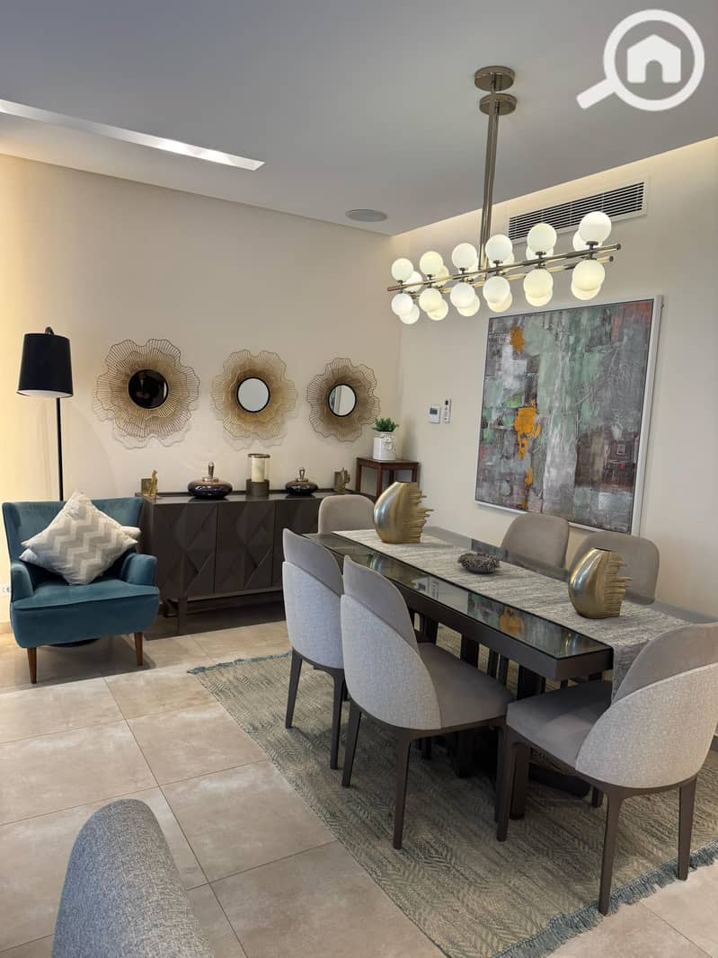 2 270f687a-b17a-49e1-a12d-2d80a2bd7479. jpg