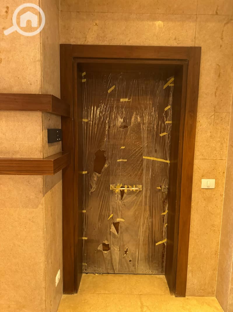 8 a04cd630-c4bd-45f0-b7c2-a488664f5f86. jpg