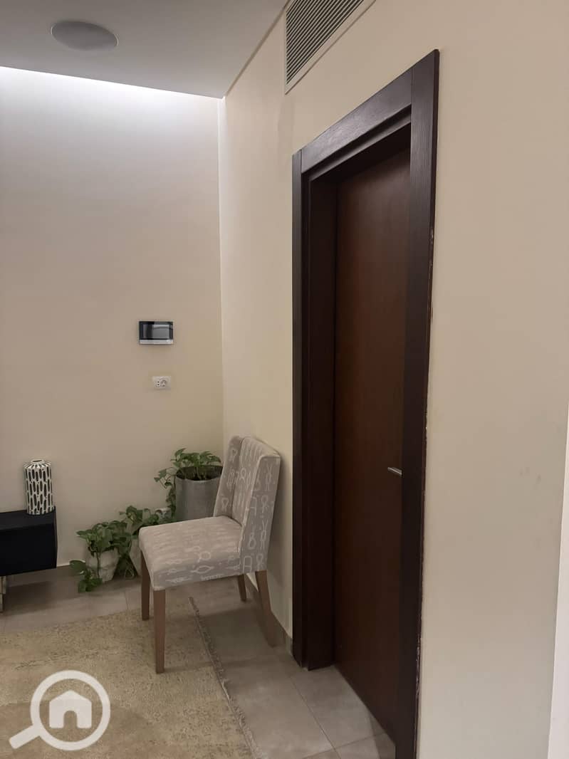 8 bcb3f184-79da-4a24-9594-c55da9f8bc3d. jpg