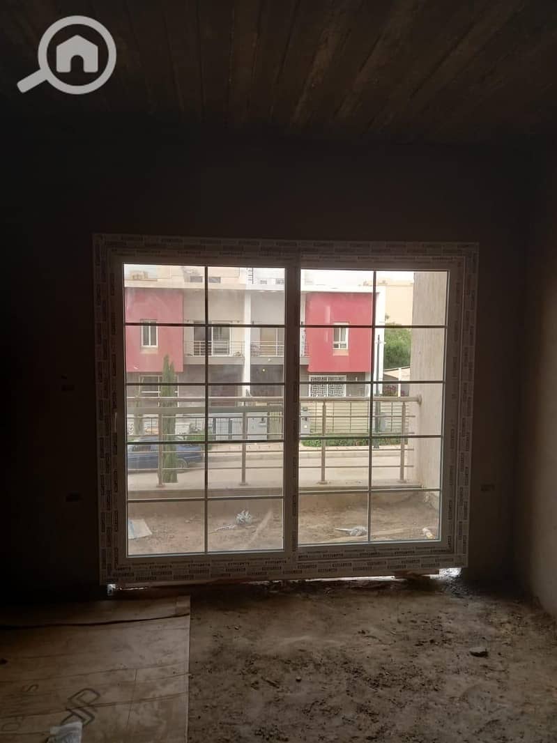 3 97d47384-49c3-43e3-8cd4-bc0e7e0d3b70. jpeg