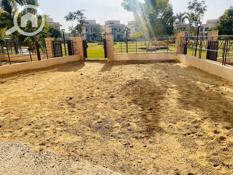 2 2bc50aab-5fd4-460c-a143-bfc98ae6a282. jpeg