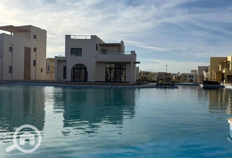 12 8414200-eeb5ao. jpg