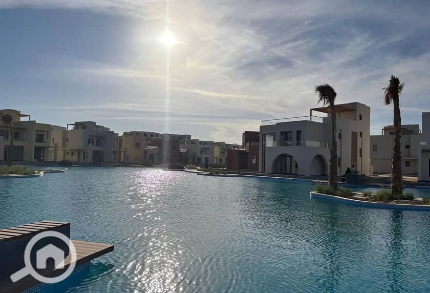 3 8414200-8f9e5o. jpg