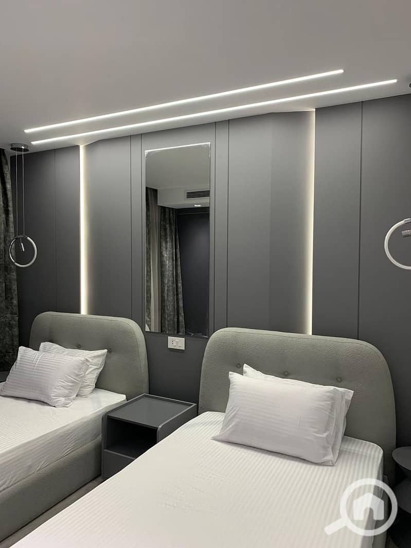 4 WhatsApp Image 2025-12-17 at 16.42. 44 (1). jpeg