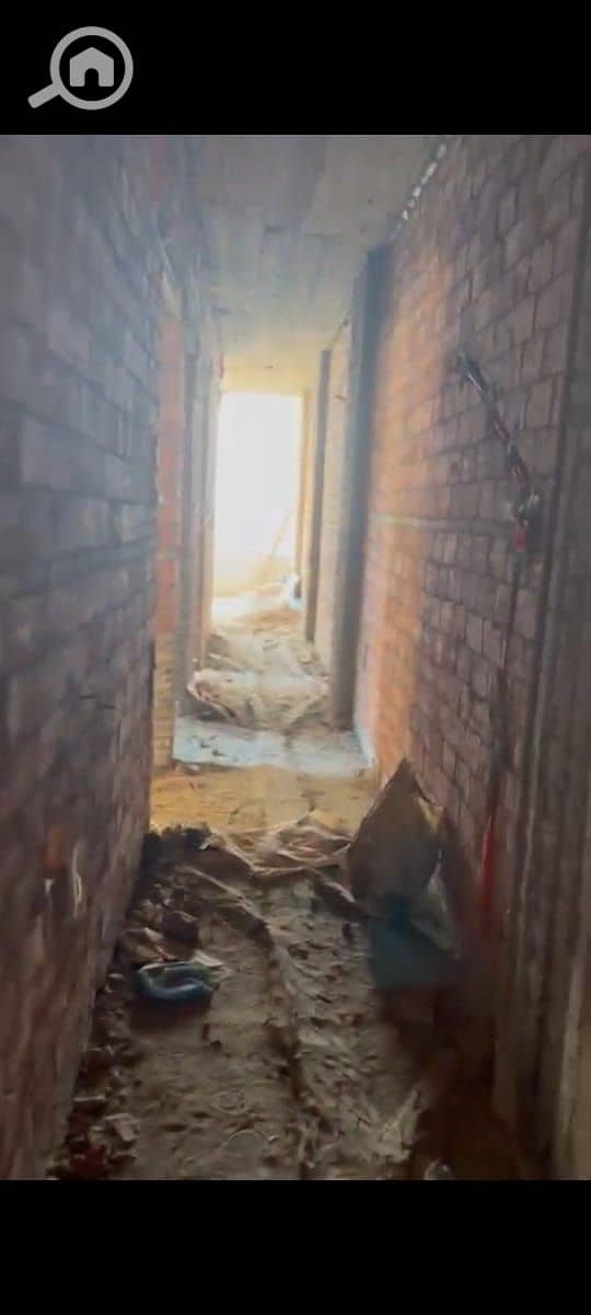 3 3f6a9ef6-1b8e-4e83-a81c-2c2378ce6de6. jpg