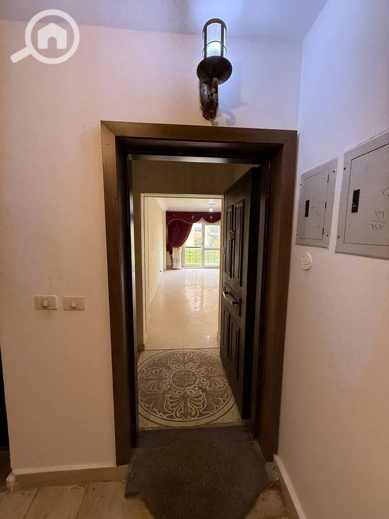 6 461e2d49-b039-4417-93a9-b2d3d109edea. jpg