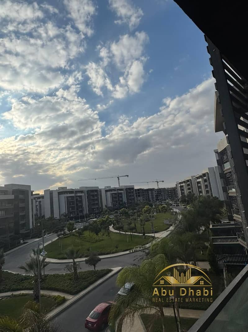 2 a079d587-aff2-4c12-bc5f-6a56e7ca77bd. jpg