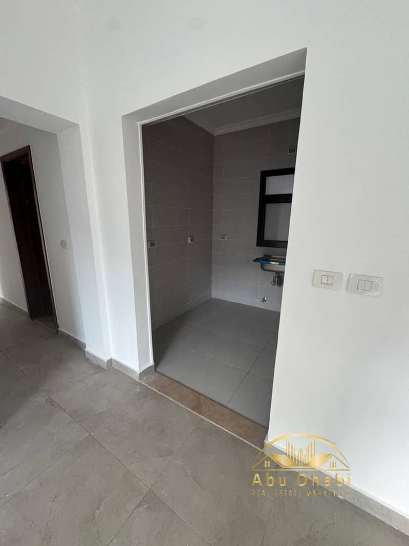 12 a4664d9f-ac00-45a4-8904-6c0a63442354. jpg