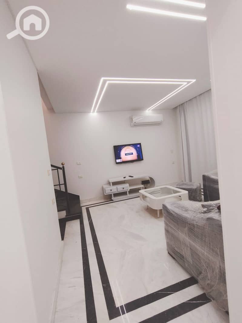 22 317079e5-5932-42ac-8975-8f8d3bdf91e7. jpeg