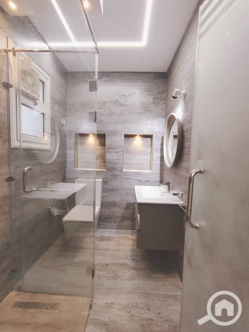 29 c45e55f2-9df2-494e-9732-a7a7a28f7ebe. jpeg