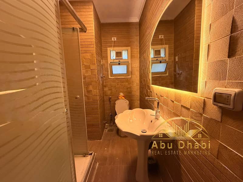 9 41482434-87f6-417f-b2c8-701c5ac5c052. jpg