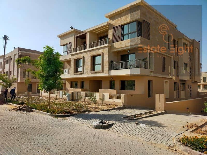 10 857d2c50-be04-49d8-ba9f-ec6d061726c4. jpg