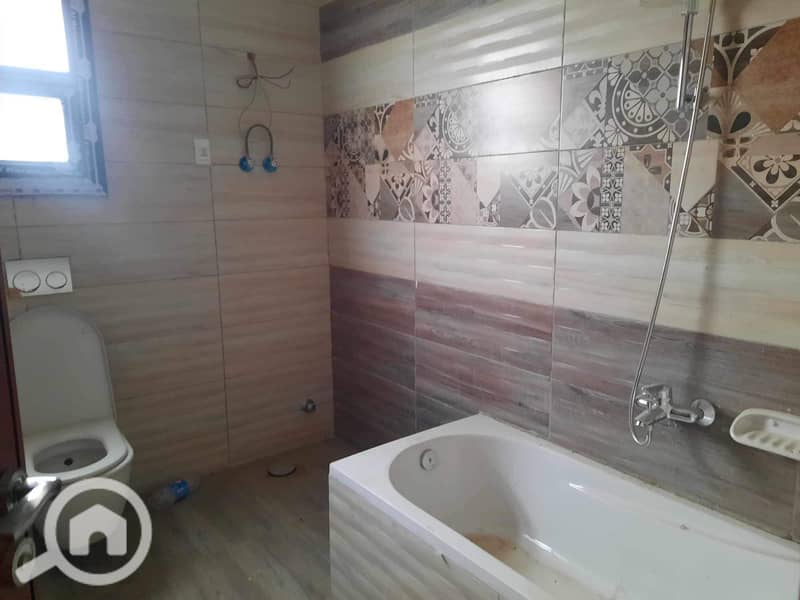 4 WhatsApp Image 2024-10-12 at 11.40. 08_459688af. jpg