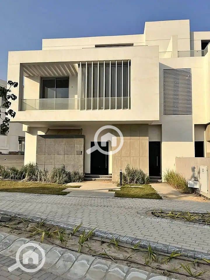 7 32569333-800x600. jpg