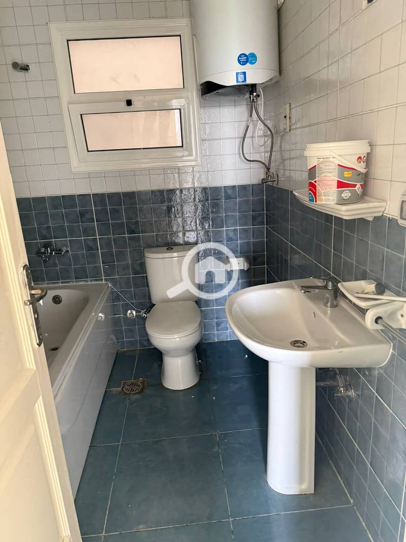 4 WhatsApp Image 2025-10-30 at 14.12. 07_ad9d098d. jpg