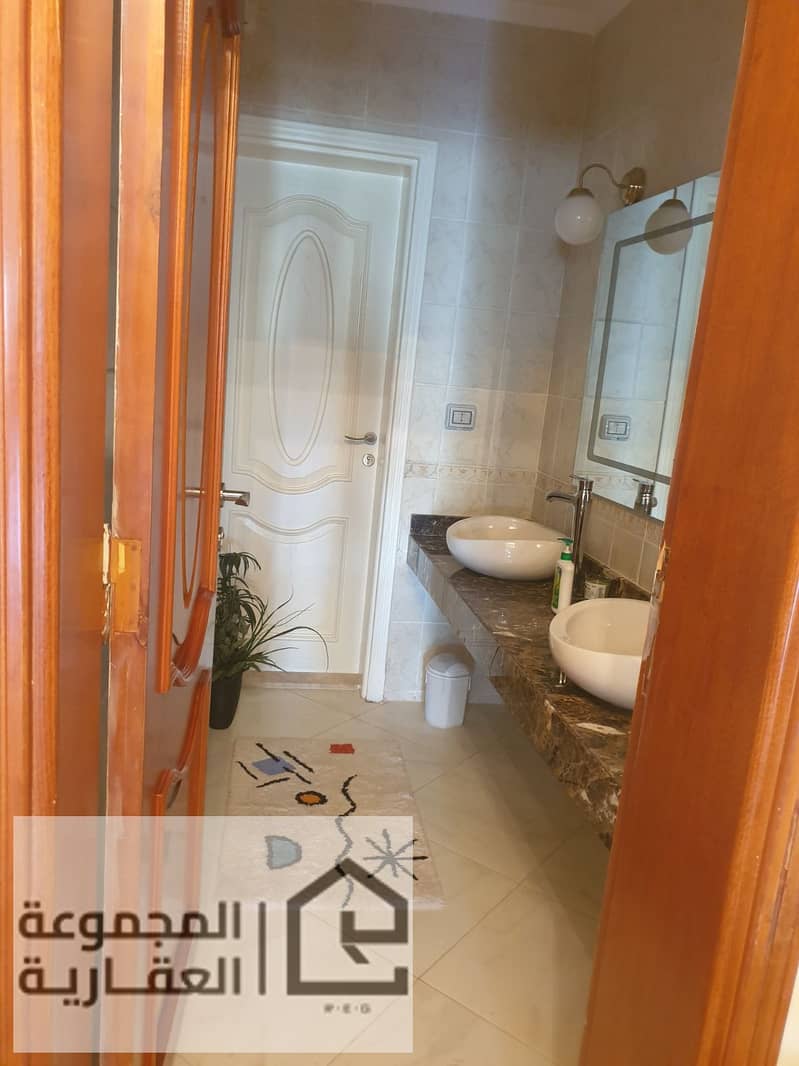 10 007f54f7-8bdd-49b3-9af0-27b6ca2d3342. jpg