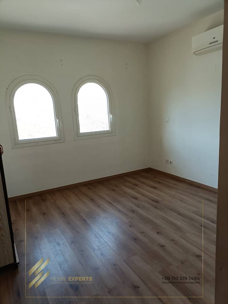 9 275f151f-c5a8-40c1-9391-f00b0b4fe462. jpg