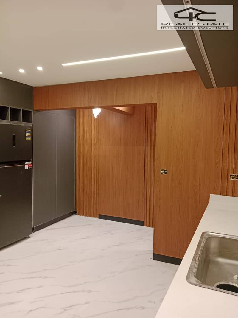 3 WhatsApp Image 2025-12-17 at 18.15. 58 (2). jpeg