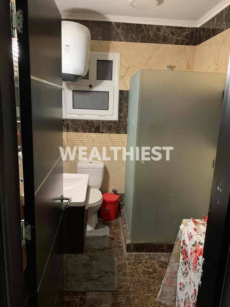 12 e32d7cb2-bf29-4d51-8d8a-6420d0f67ebe. jpg