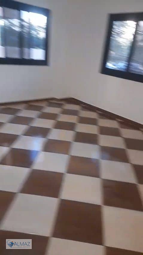 28 WhatsApp Image 2025-12-18 at 12.27. 09 PM (1). jpeg