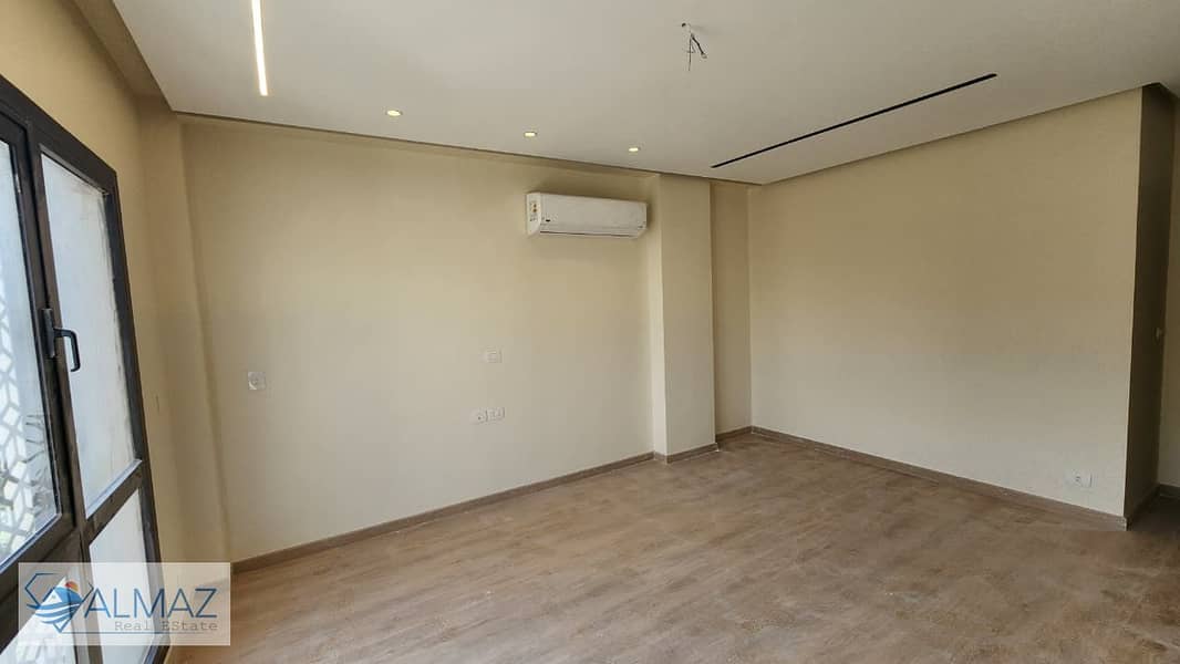 6 WhatsApp Image 2025-12-18 at 12.33. 48 PM (1). jpeg