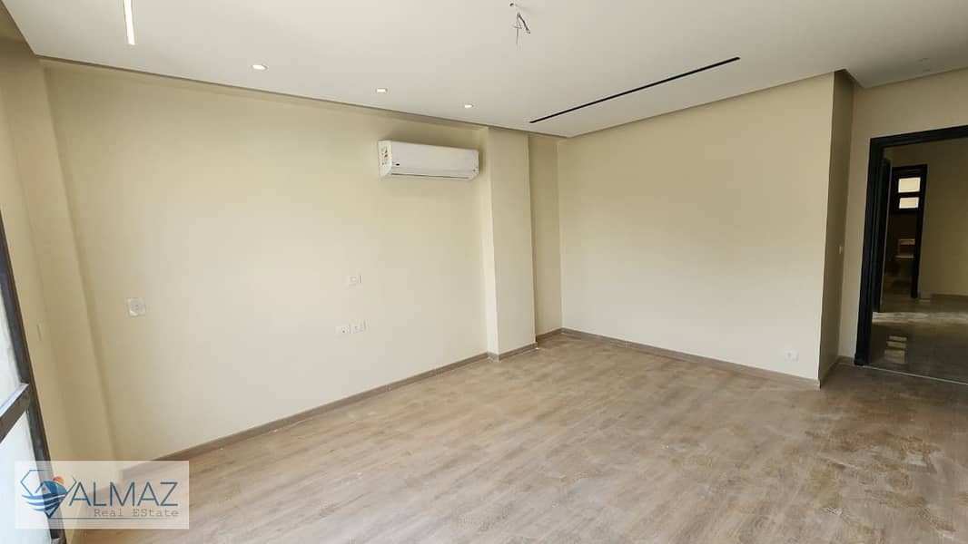 7 WhatsApp Image 2025-12-18 at 12.33. 48 PM (2). jpeg