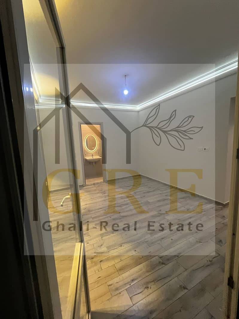 2 08815ed2-b6c7-4725-abf8-67ce9cc5391f. jpg