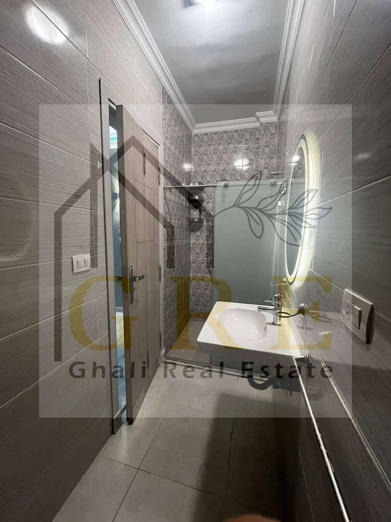 6 12ddee3f-a45f-4c77-aac9-bffd5a5f8824. jpg