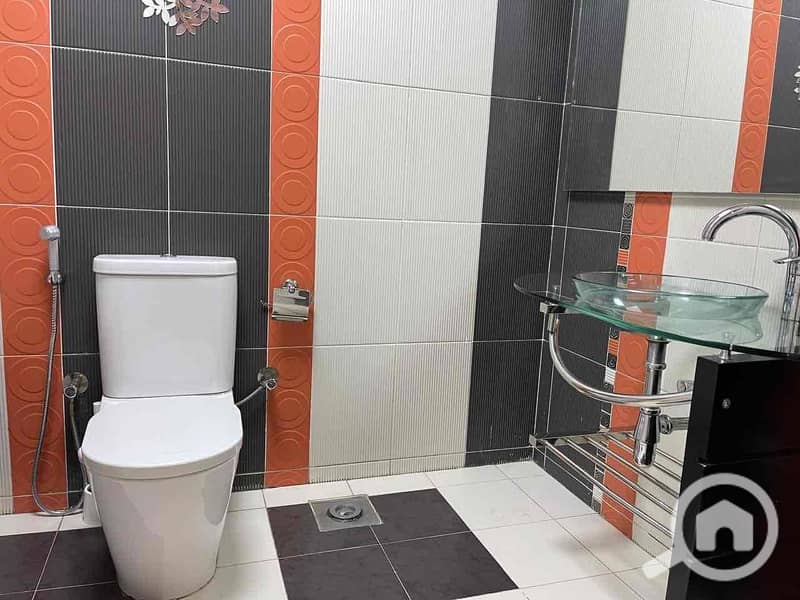 16 9945957b-4f61-4d53-adf2-272fbdc59e87. jpg