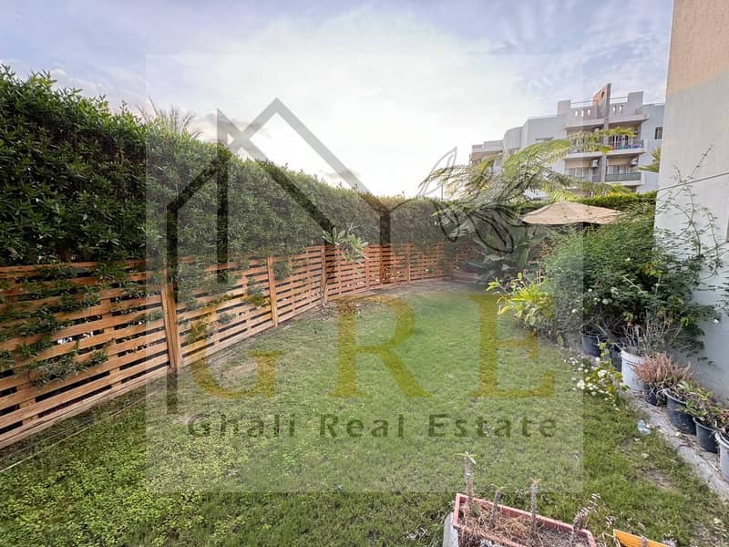 2 427c2f90-89be-47c9-87e1-160fd2fe094f. jpg