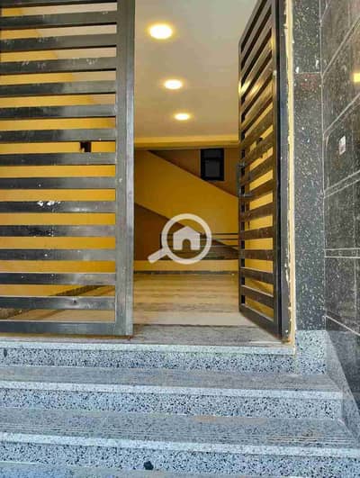 3 Bedroom Flat for Sale in Sheikh Zayed, Giza - 100475. jpg