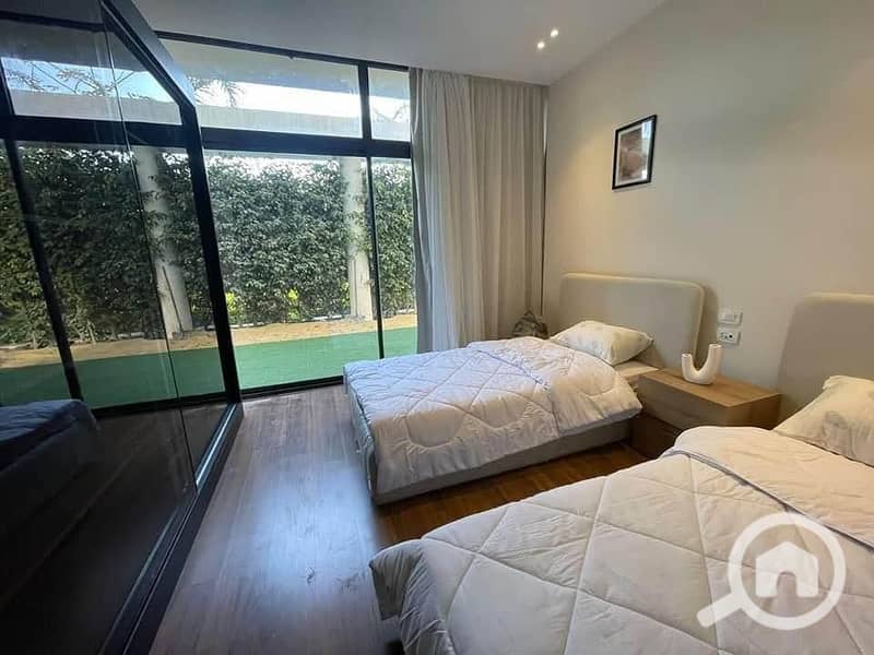 5 pVEaXaIWvmOUN4wDy6WL0ikypKTLYOz1WXkVmOUe. jpeg