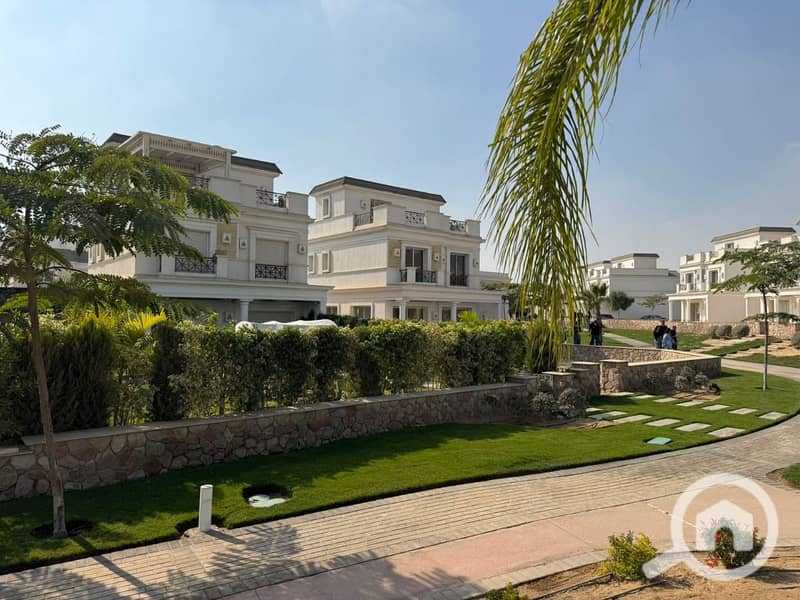 6 8795c5db-437d-4c69-b2fa-4dd62d8c41f0. jpg