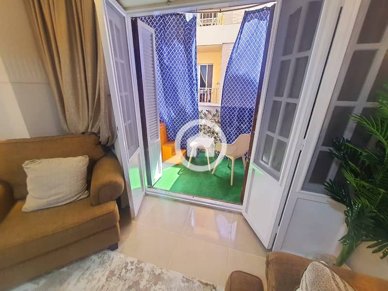 4 04c6473c-989c-4d4a-bf8c-8311da74dcb0. jpg