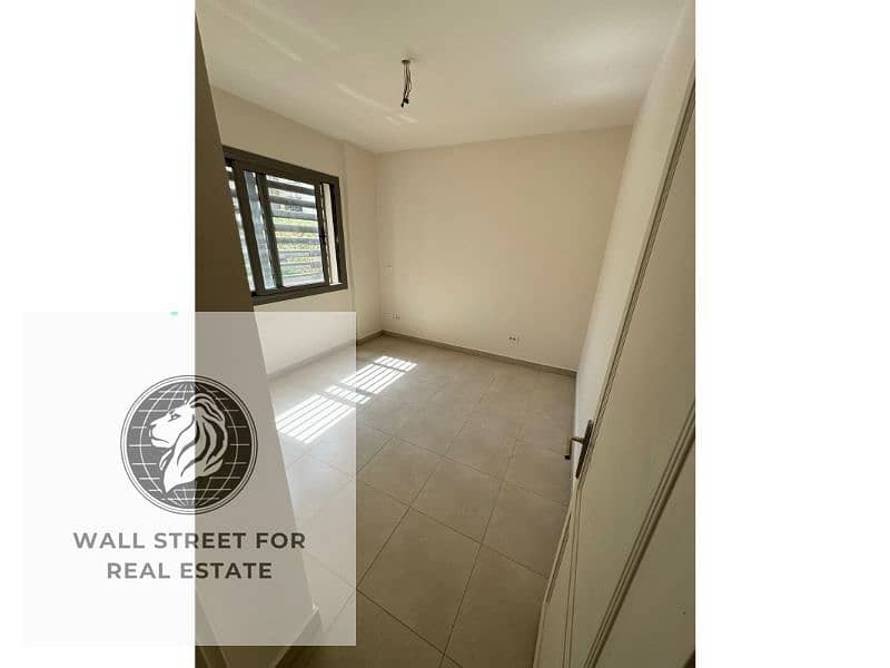 8 9ee5ffac-5fea-4da7-ad0b-8dd26e83c802. jpg