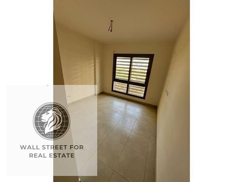 10 412e9c32-9138-47db-9244-5516a102f9e6. jpg